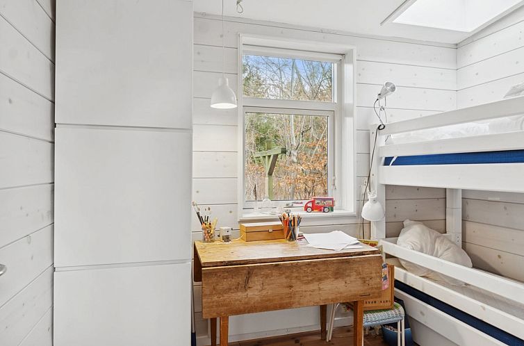 Vakantiehuis "Ellenora" - 1.7km from the sea