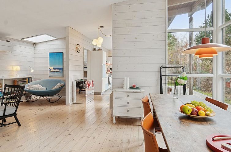Vakantiehuis "Ellenora" - 1.7km from the sea