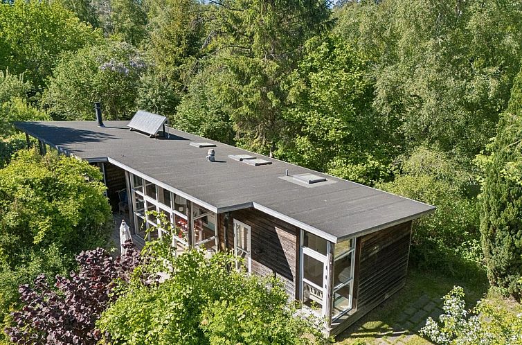 Vakantiehuis "Ellenora" - 1.7km from the sea
