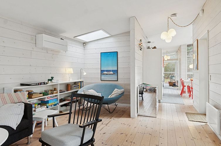 Vakantiehuis "Ellenora" - 1.7km from the sea