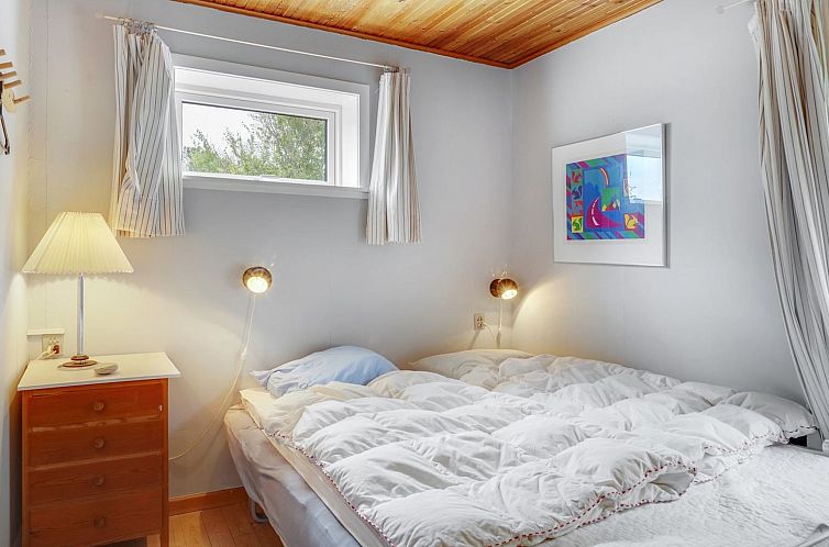 Vakantiehuis "Borghild" - 1km from the sea