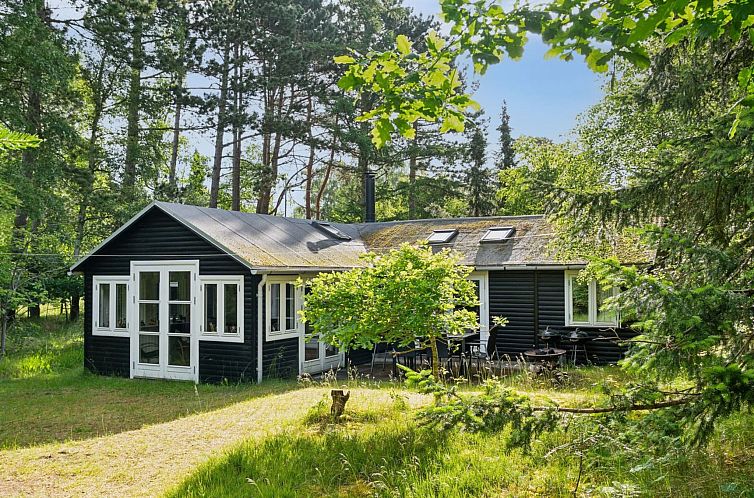 Vakantiehuis "Borghild" - 1km from the sea