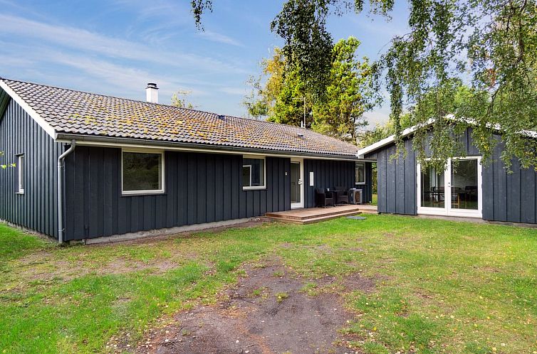 Vakantiehuis "Josina" - 675m from the sea