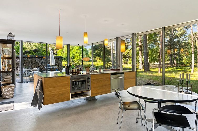 Vakantiehuis "Josina" - 675m from the sea