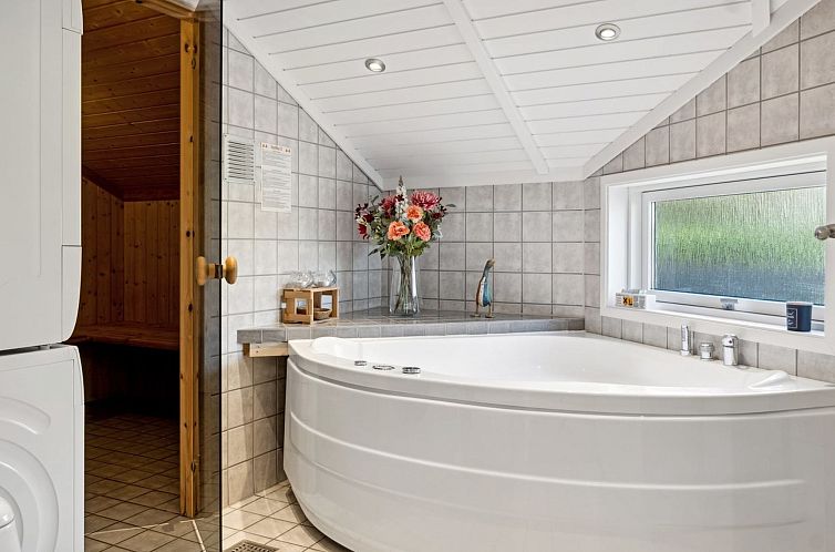 Vakantiehuis "Juke" - 425m from the sea