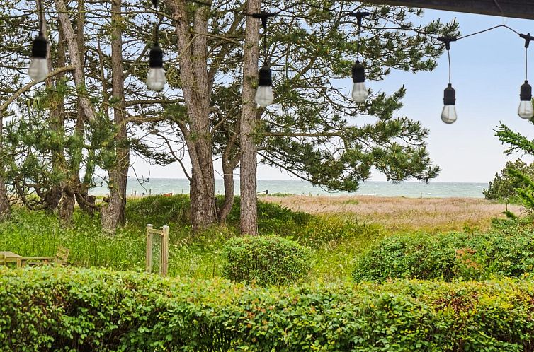 Vakantiehuis "Herlugh" - 10m from the sea