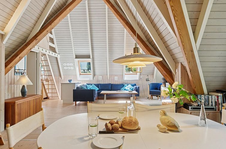Vakantiehuis "Thrond" - 500m from the sea