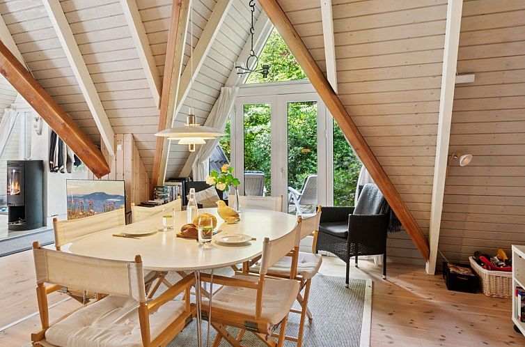 Vakantiehuis "Thrond" - 500m from the sea