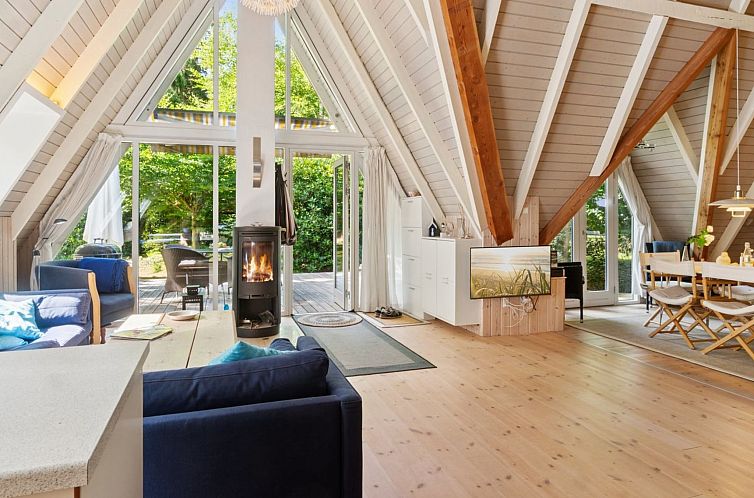 Vakantiehuis "Thrond" - 500m from the sea