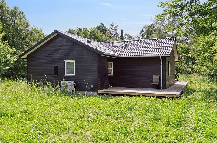 Vakantiehuis "Jonnhild" - 450m from the sea