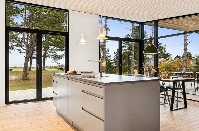 Vakantiehuis "Herlugh" - 10m from the sea