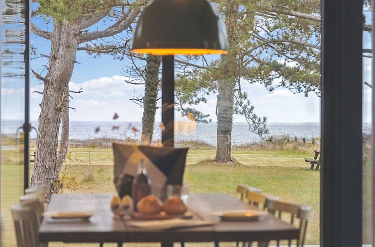 Vakantiehuis "Herlugh" - 10m from the sea