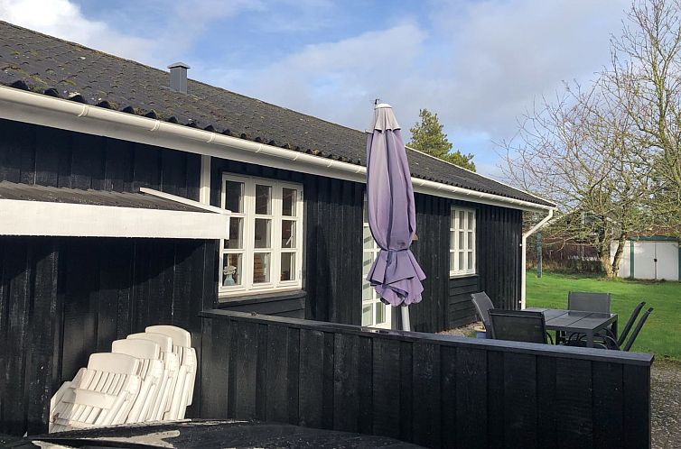 Guest house 0171901 - Holiday property Seeland - Vakantiehuis "Skrolan" - 200m from the sea