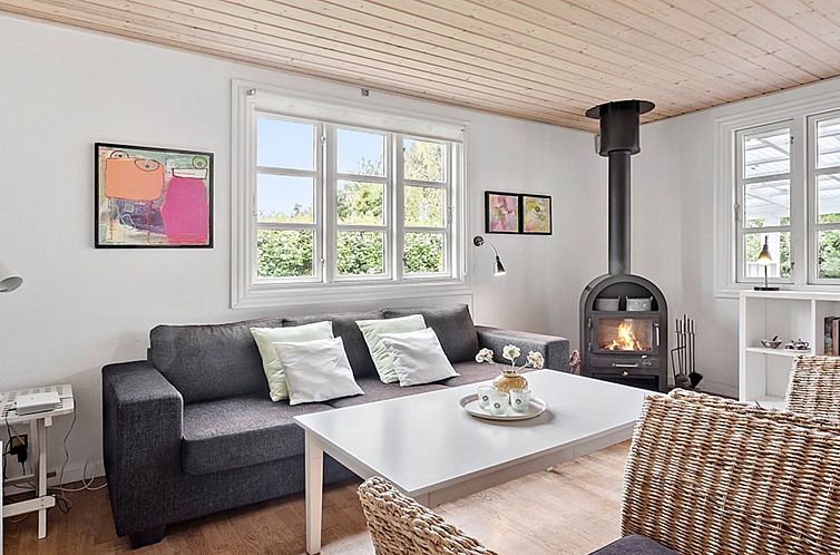 Vakantiehuis "Skrolan" - 200m from the sea