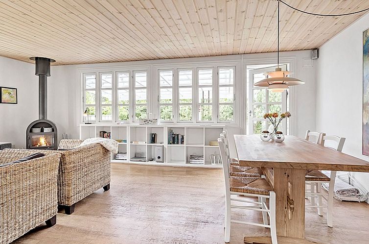 Vakantiehuis "Skrolan" - 200m from the sea