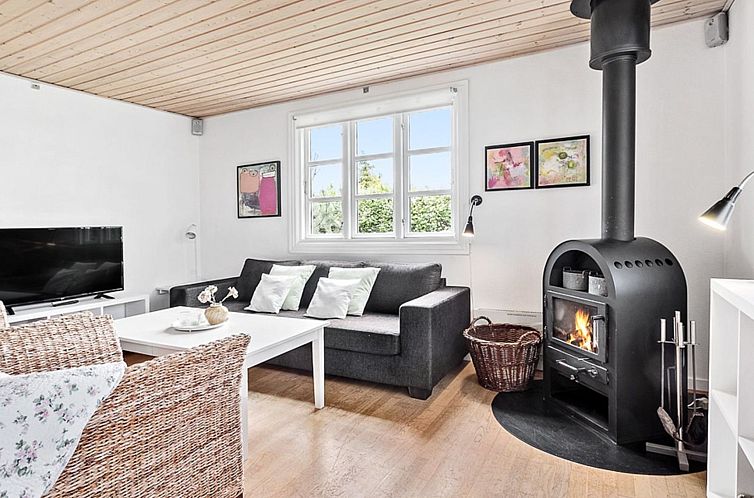 Vakantiehuis "Skrolan" - 200m from the sea