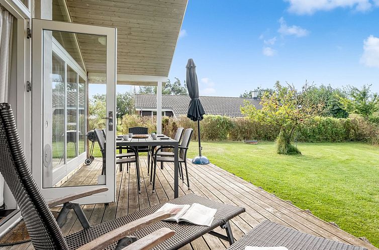 Vakantiehuis "Rikhard" - 75m from the sea