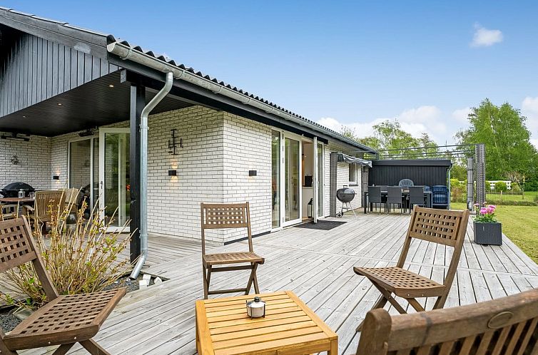 Vakantiehuis "Ginie" - 600m from the sea