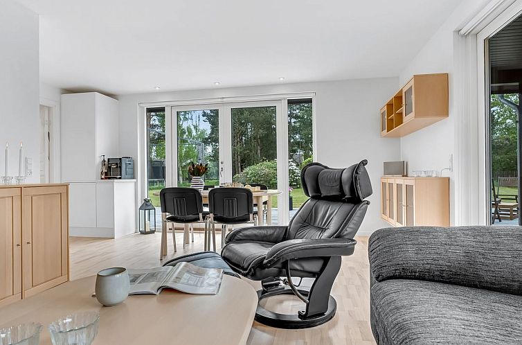 Vakantiehuis "Ginie" - 600m from the sea