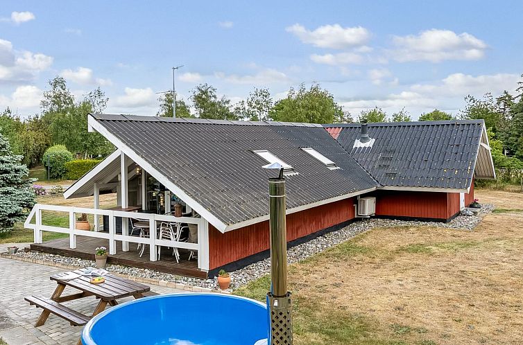 Vakantiehuis "Ylvie" - 500m from the sea