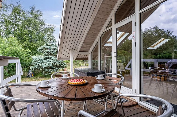 Vakantiehuis "Ylvie" - 500m from the sea