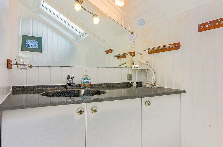 Vakantiehuis "Reidar" - 600m from the sea