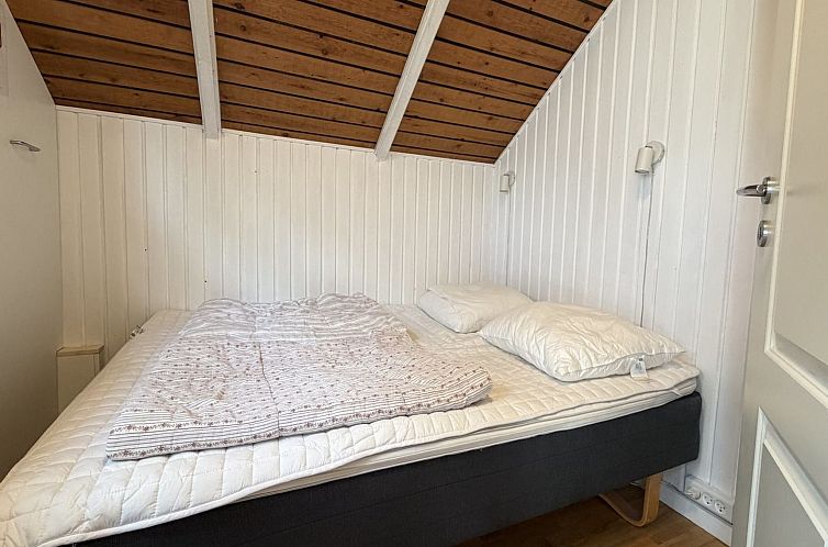 Vakantiehuis "Reidar" - 600m from the sea