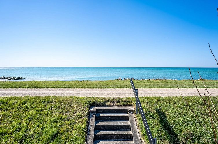 Vakantiehuis "Esme" - 30m from the sea
