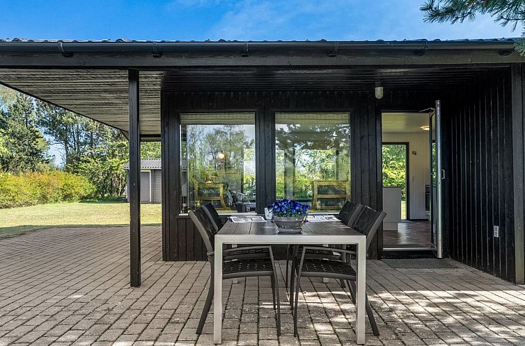 Vakantiehuis "Lars" - 250m from the sea