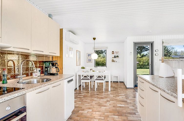 Vakantiehuis "Lars" - 250m from the sea