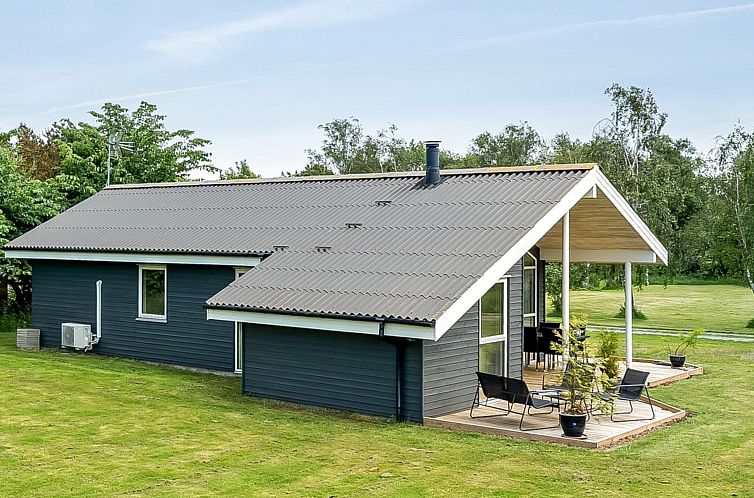 Vakantiehuis "Luukas" - 150m from the sea