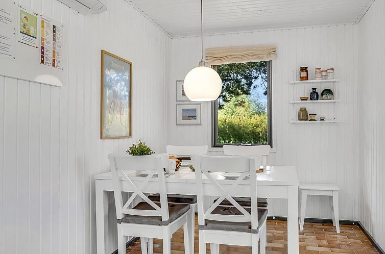 Vakantiehuis "Maelle" - 600m from the sea