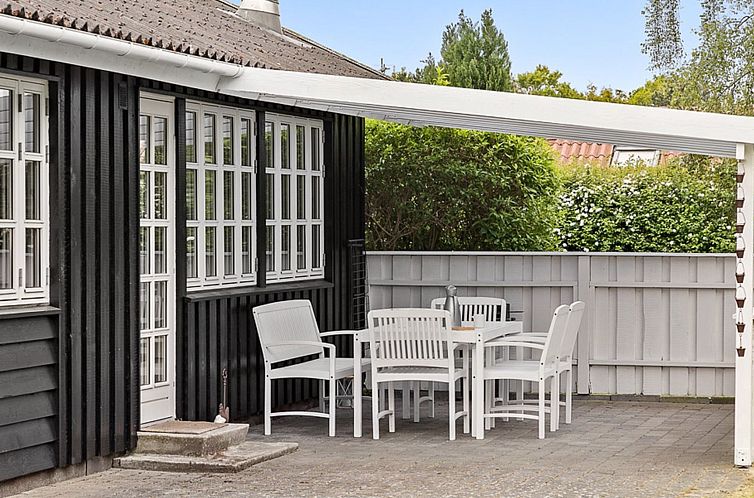 Vakantiehuis "Skrolan" - 200m from the sea