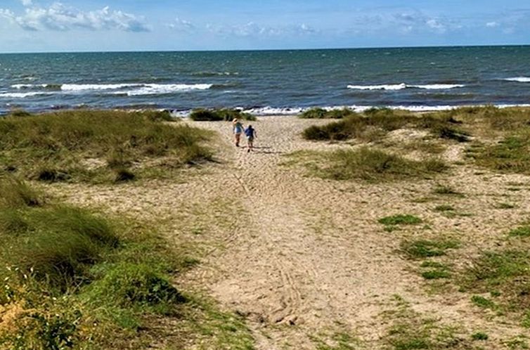 Vakantiehuis "Asmine" - 670m from the sea