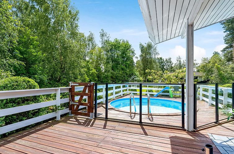 Vakantiehuis "Asmine" - 670m from the sea