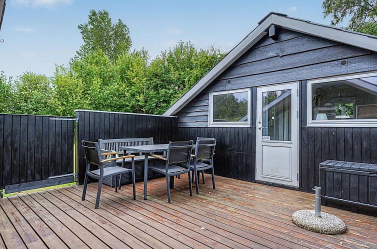 Vakantiehuis "Ragnborg" - 700m from the sea