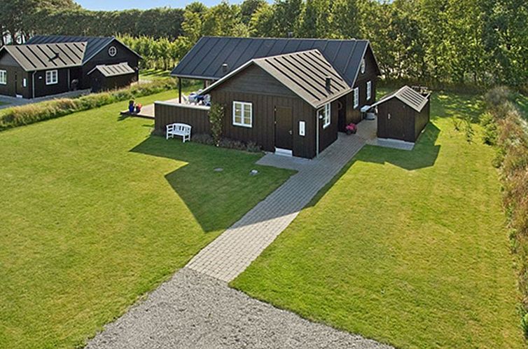 Vakantiehuis "Miika" - 100m from the sea