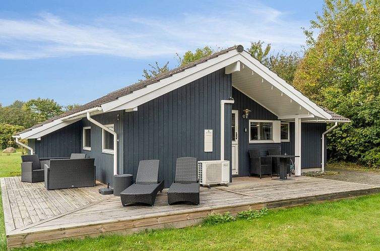 Vakantiehuis "Thorke" - 200m from the sea