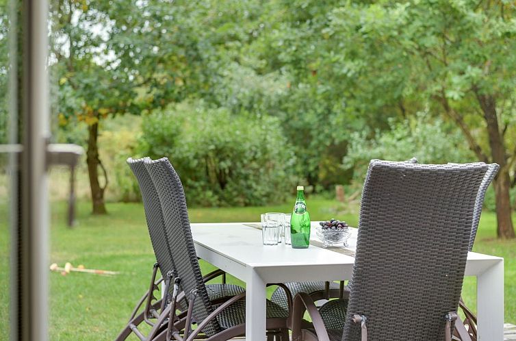 Vakantiehuis "Heino" - 3.5km from the sea