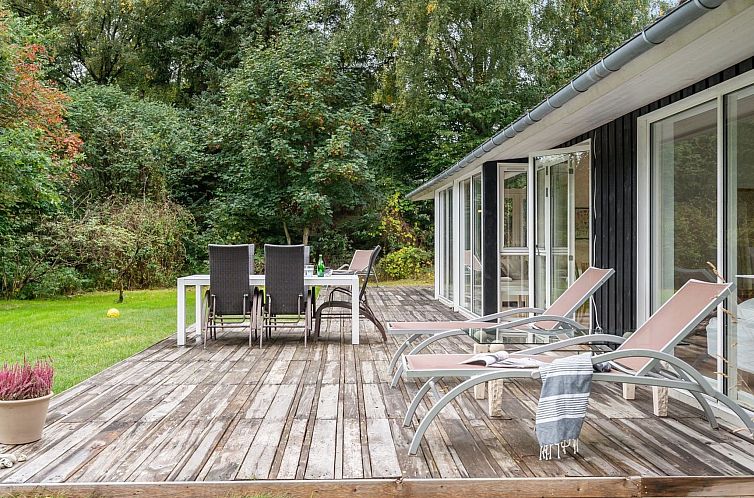 Vakantiehuis "Heino" - 3.5km from the sea