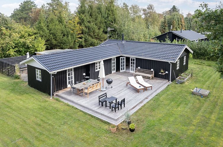 Vakantiehuis "Mella" - 625m from the sea