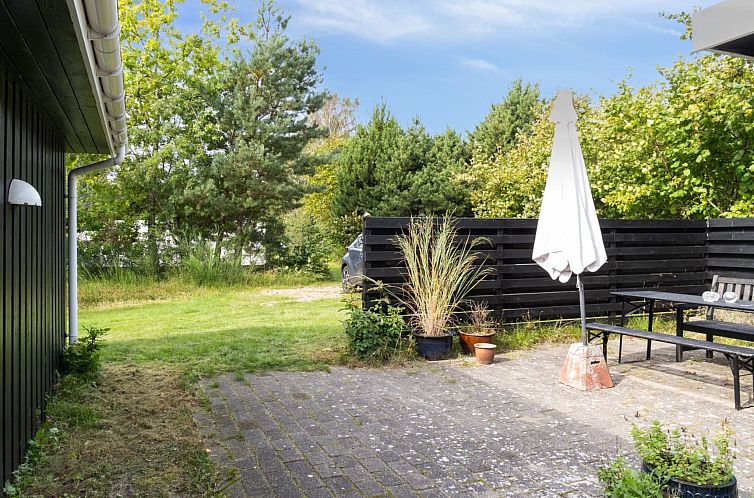Vakantiehuis "Amola" - 1.6km from the sea