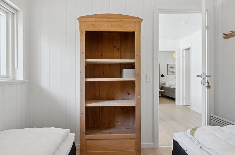 Vakantiehuis "Tinja" - 900m from the sea