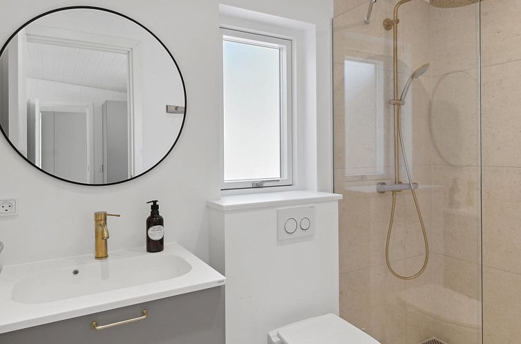 Vakantiehuis "Tinja" - 900m from the sea