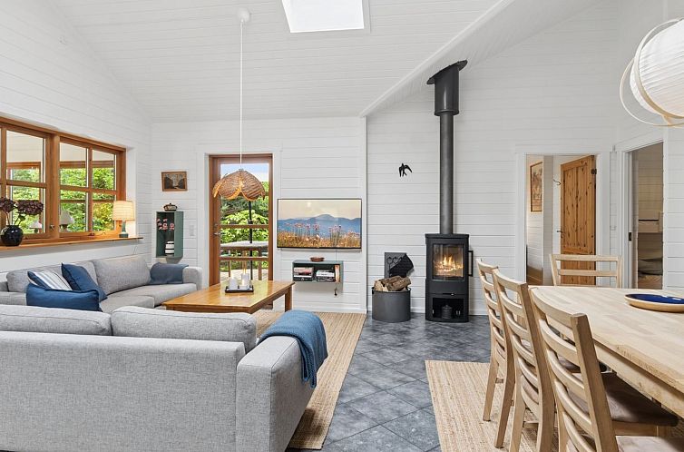 Vakantiehuis "Pertti" - 625m from the sea