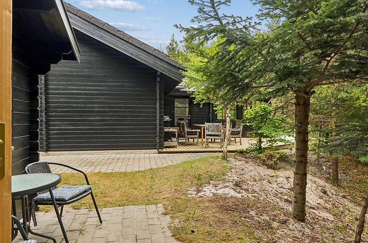 Vakantiehuis "Pertti" - 625m from the sea
