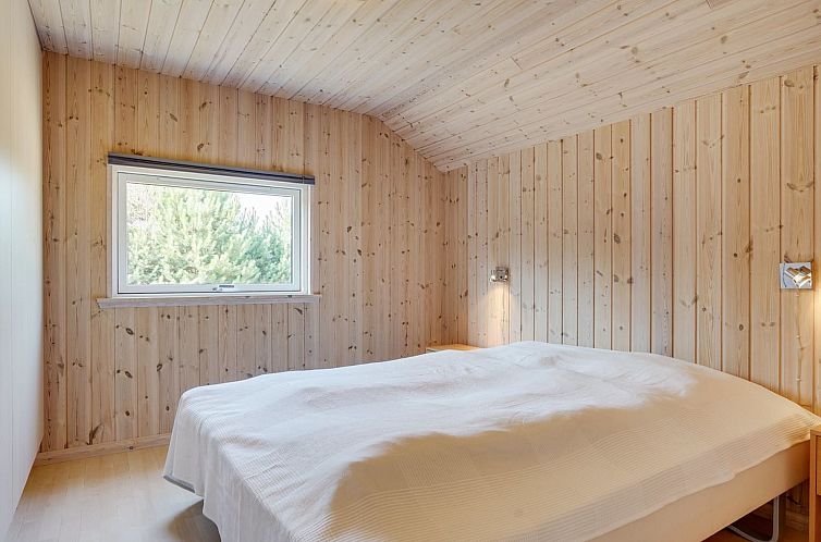 Vakantiehuis "Hughe" - 300m from the sea