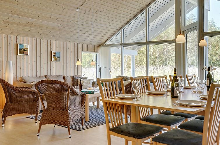 Vakantiehuis "Hughe" - 300m from the sea