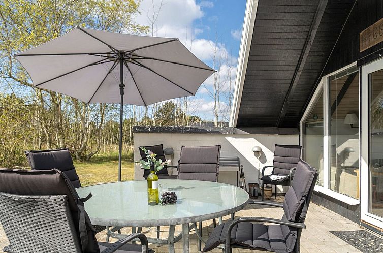 Vakantiehuis "Arnfin" - 160m from the sea