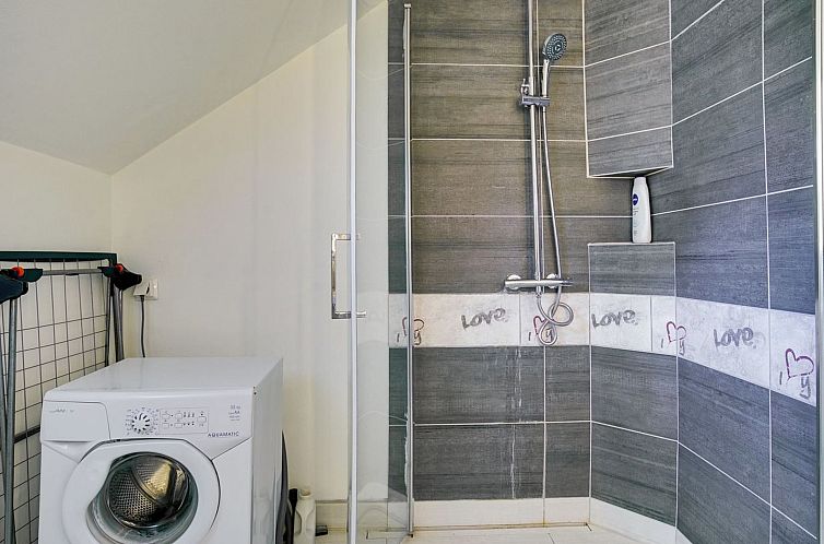 Vakantiehuis "Arnfin" - 160m from the sea